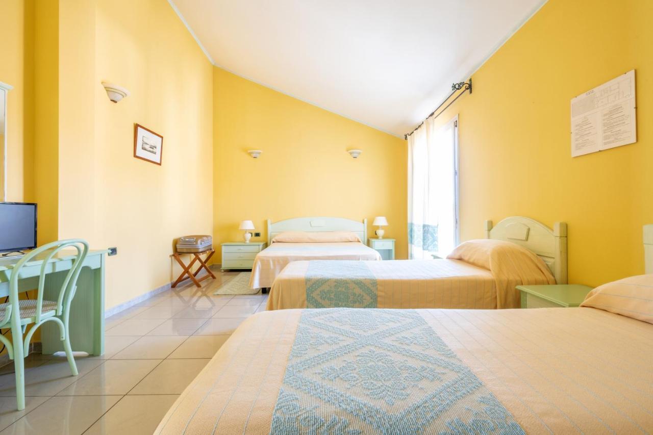 Hotel Solki SantʼAntìoco Zewnętrze zdjęcie