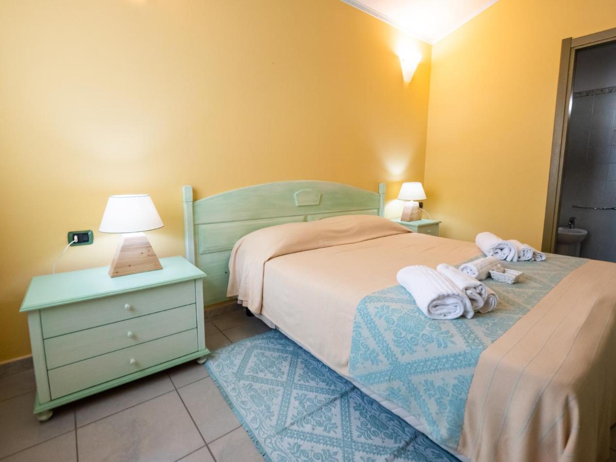 Hotel Solki SantʼAntìoco Zewnętrze zdjęcie