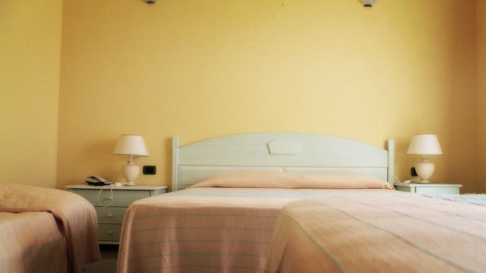 Hotel Solki SantʼAntìoco Zewnętrze zdjęcie